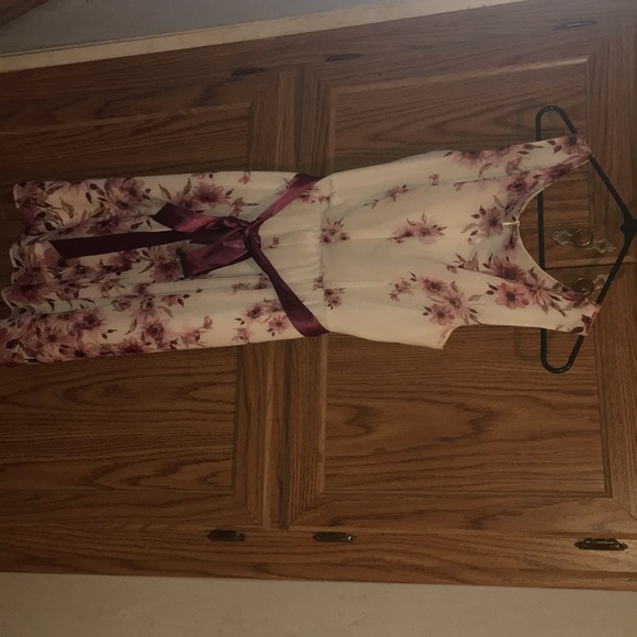 Dress - Picture 2 of 2